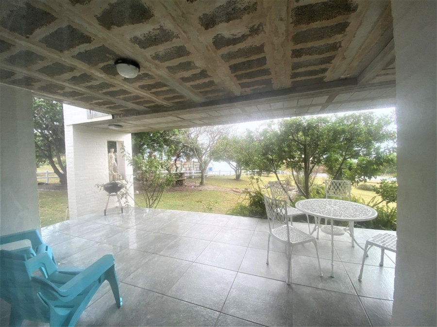 3 Bedroom Property for Sale in Wavecrest Eastern Cape